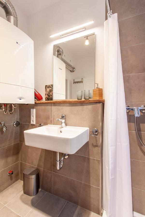 Modern & Spacious For Up To 8 Persons Apartment