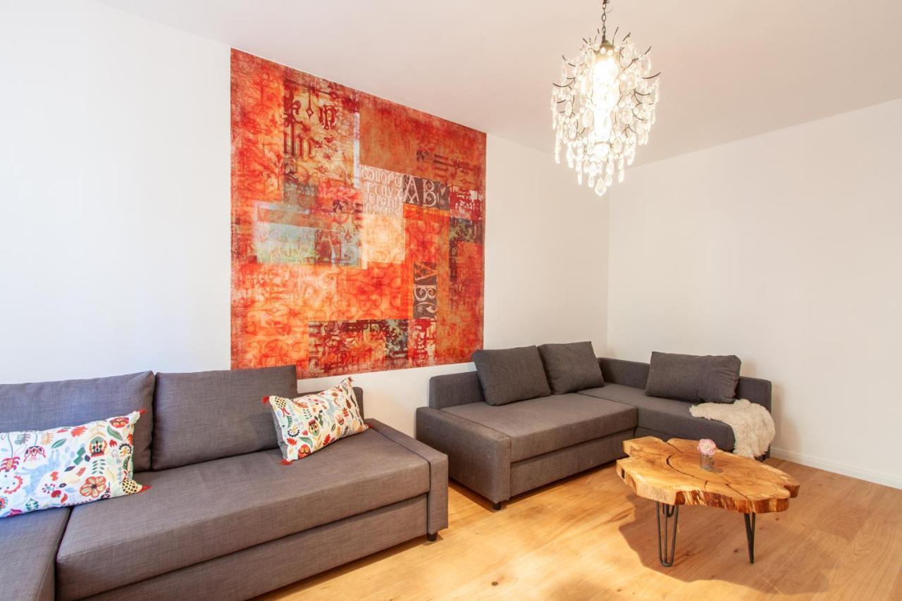 Modern & Spacious For Up To 8 Persons Apartment