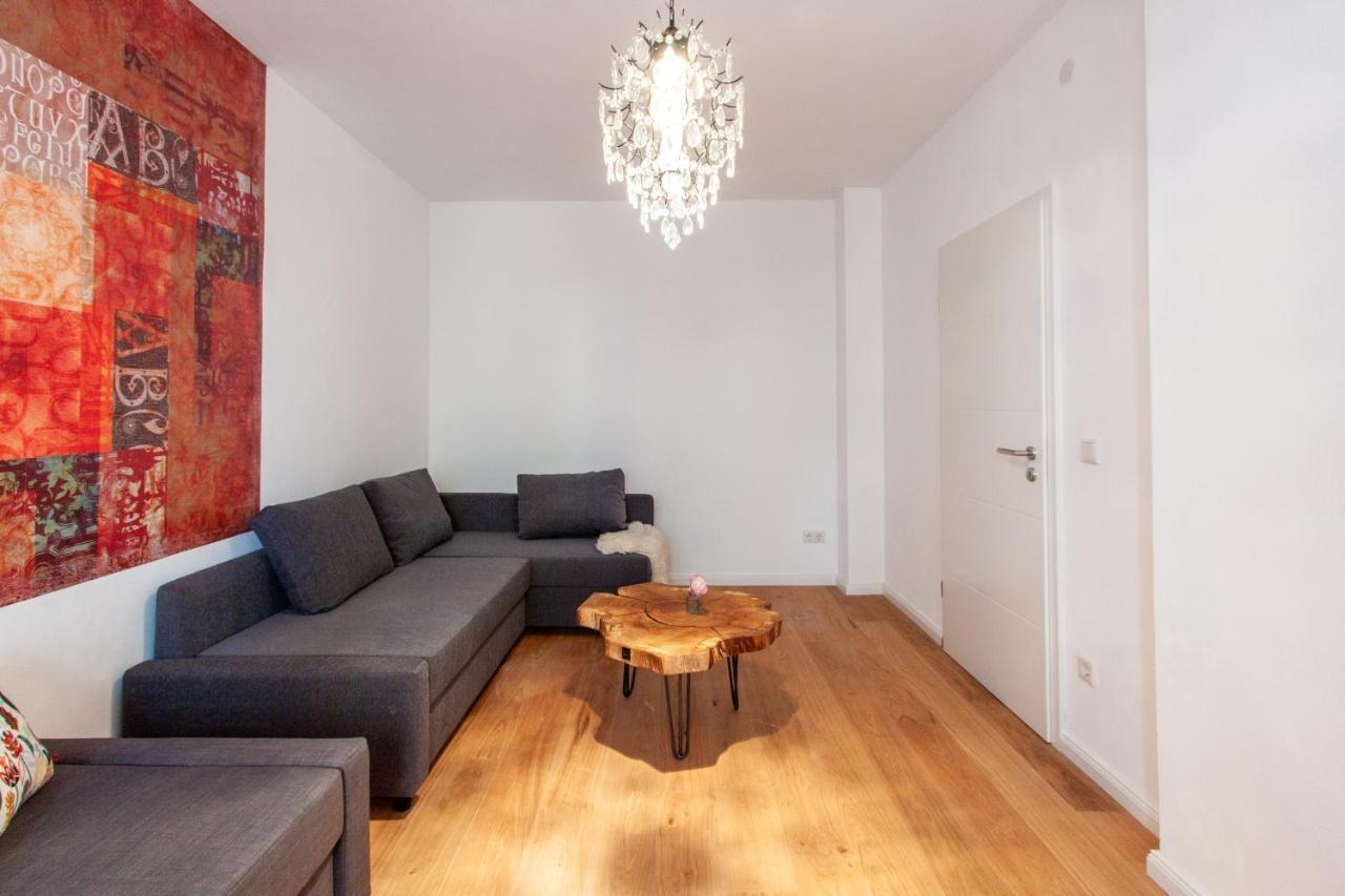 Modern & Spacious For Up To 8 Persons Apartment *